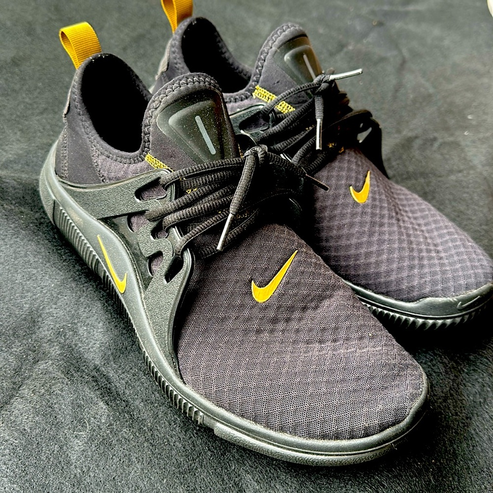 Nike Mens Acalme Black Gold Running Shoes Lace Up Low Top